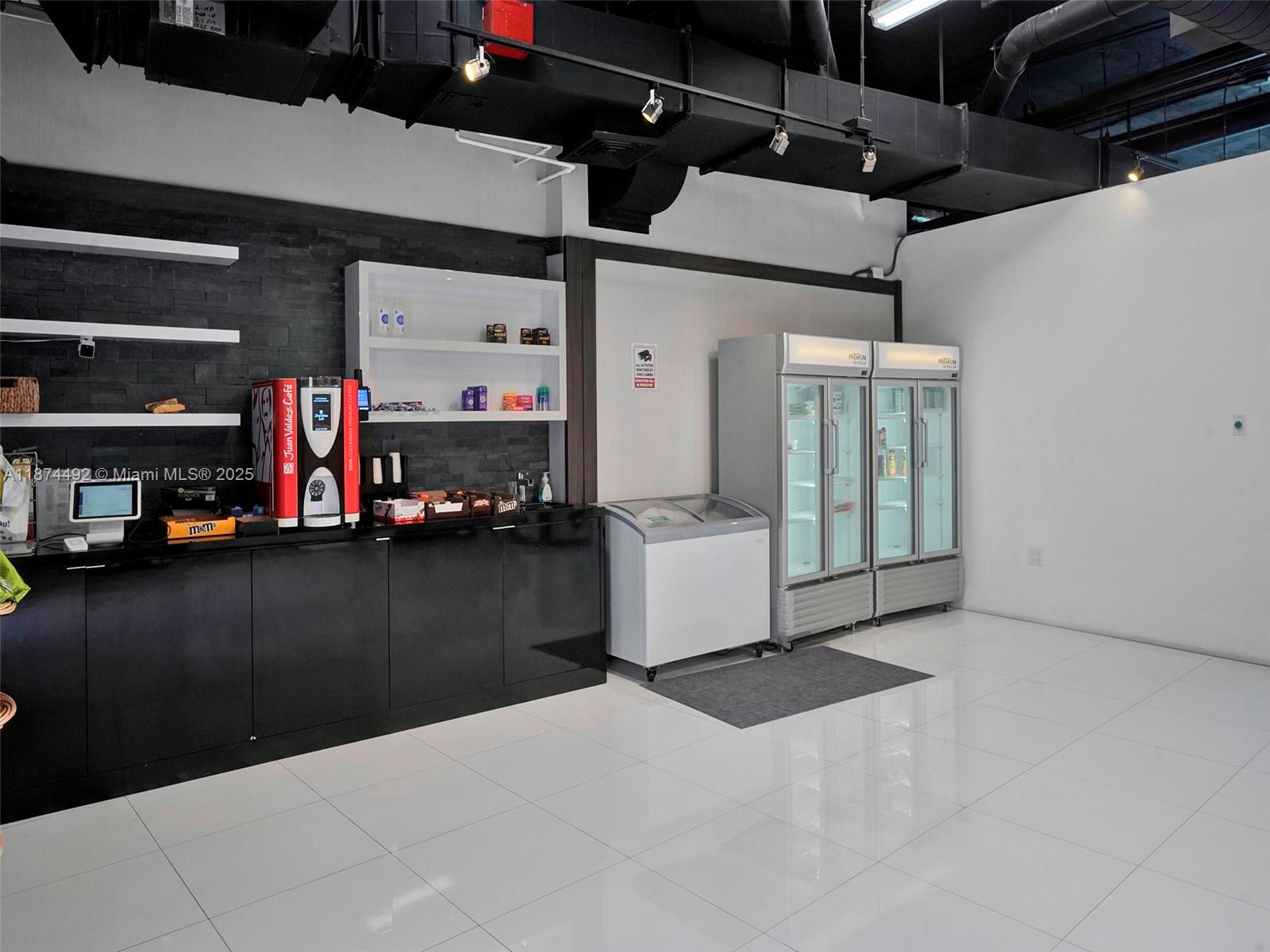 601 NE 36th St # 2703