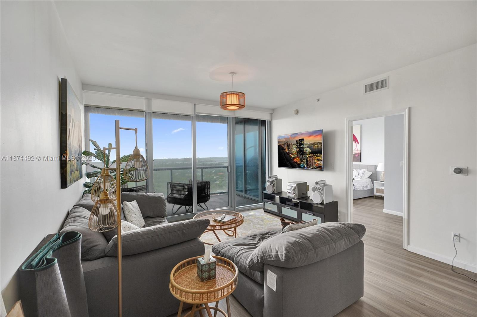 601 NE 36th St # 2703