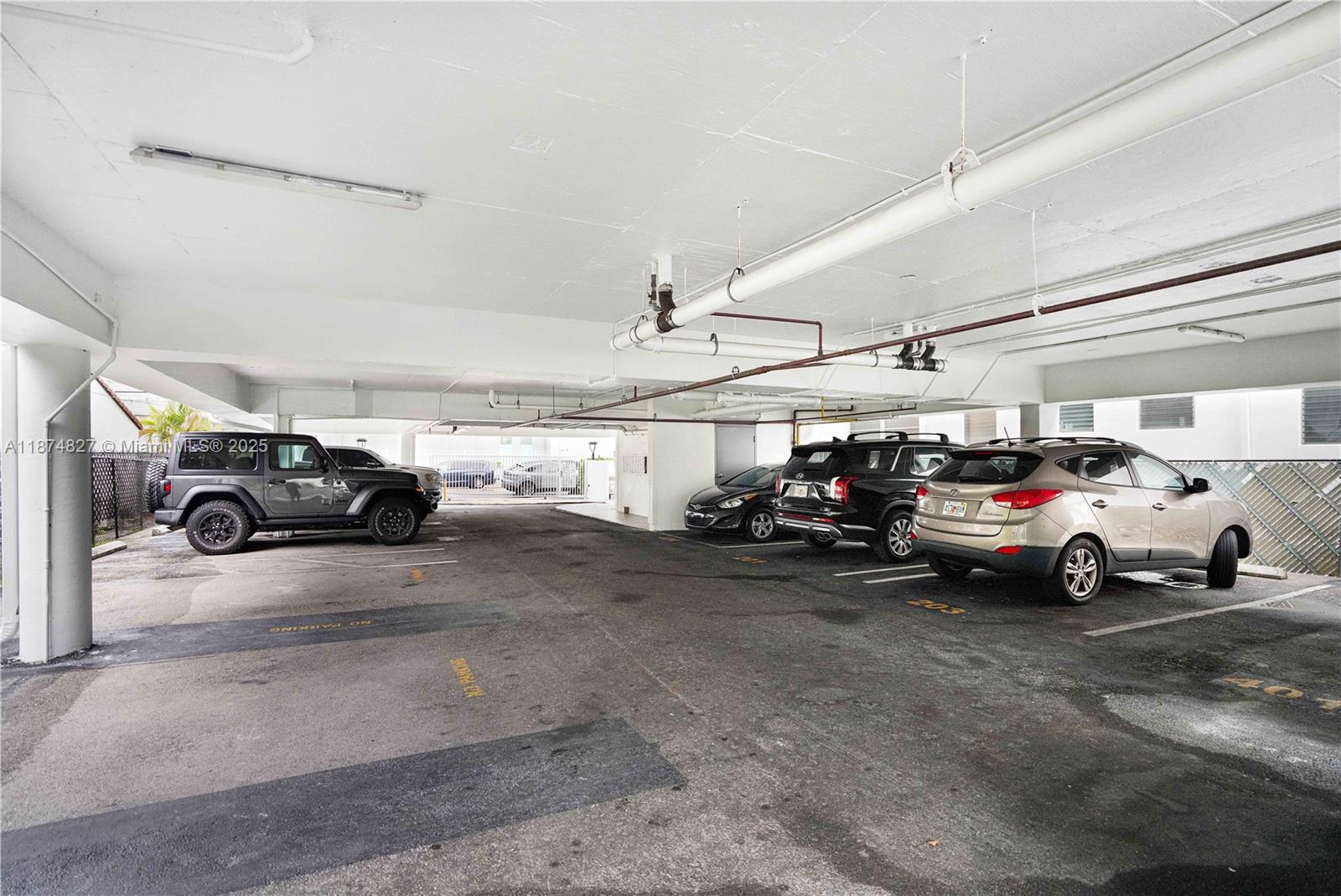 7925 Carlyle Ave # 202