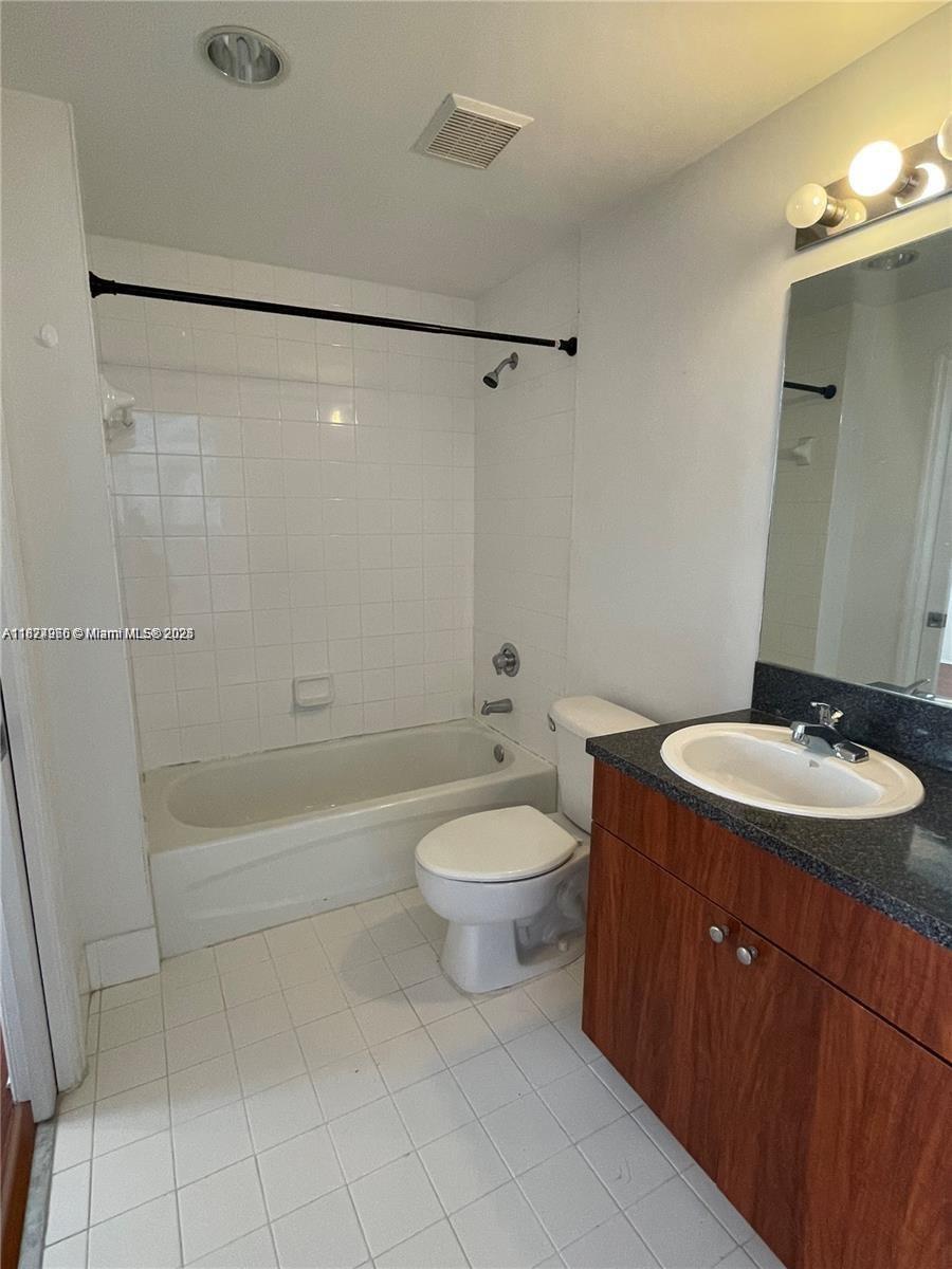 115 SW 11th St # 605