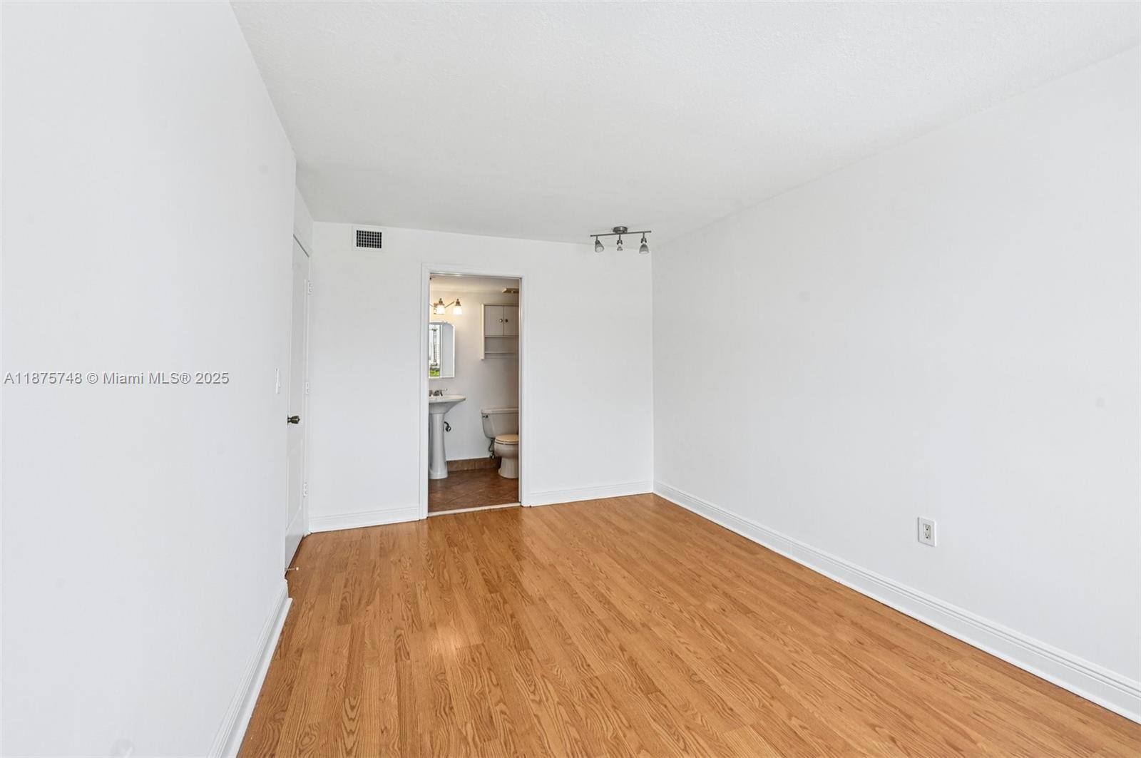 1740 NW N River Dr # 614