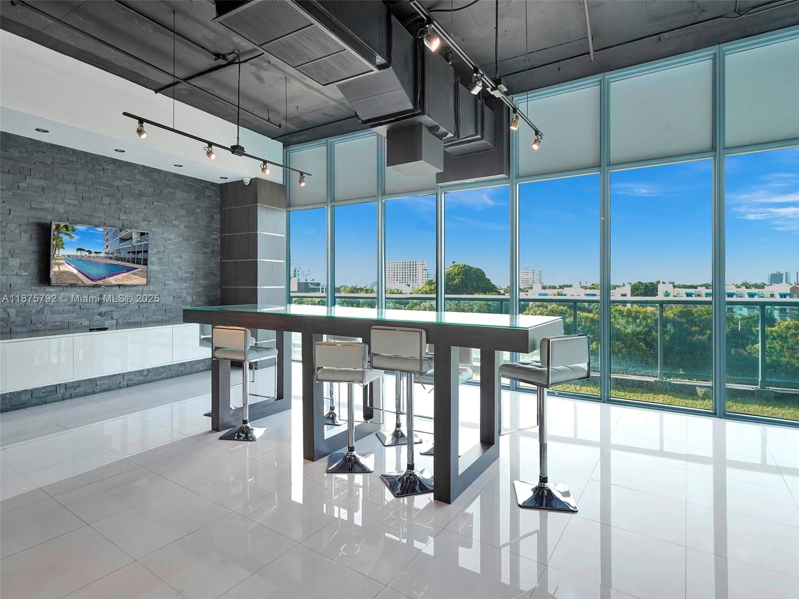 601 NE 36th St # 2703