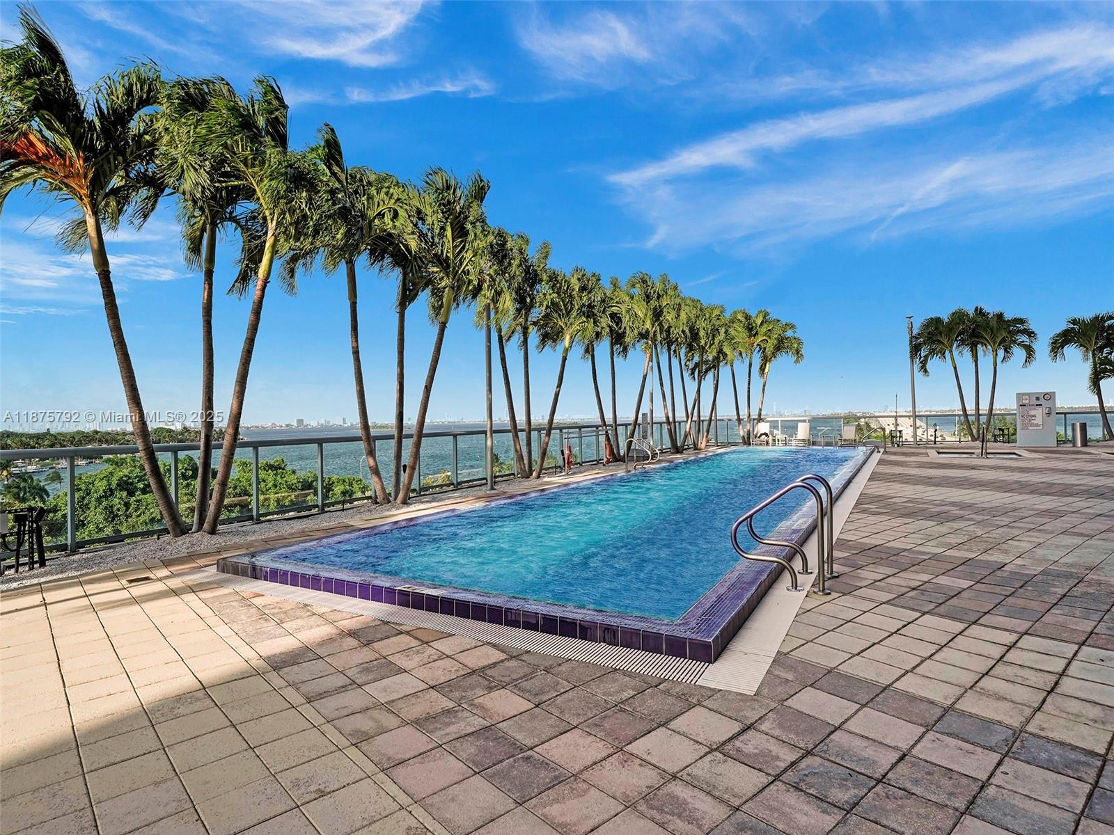 601 NE 36th St # 2703