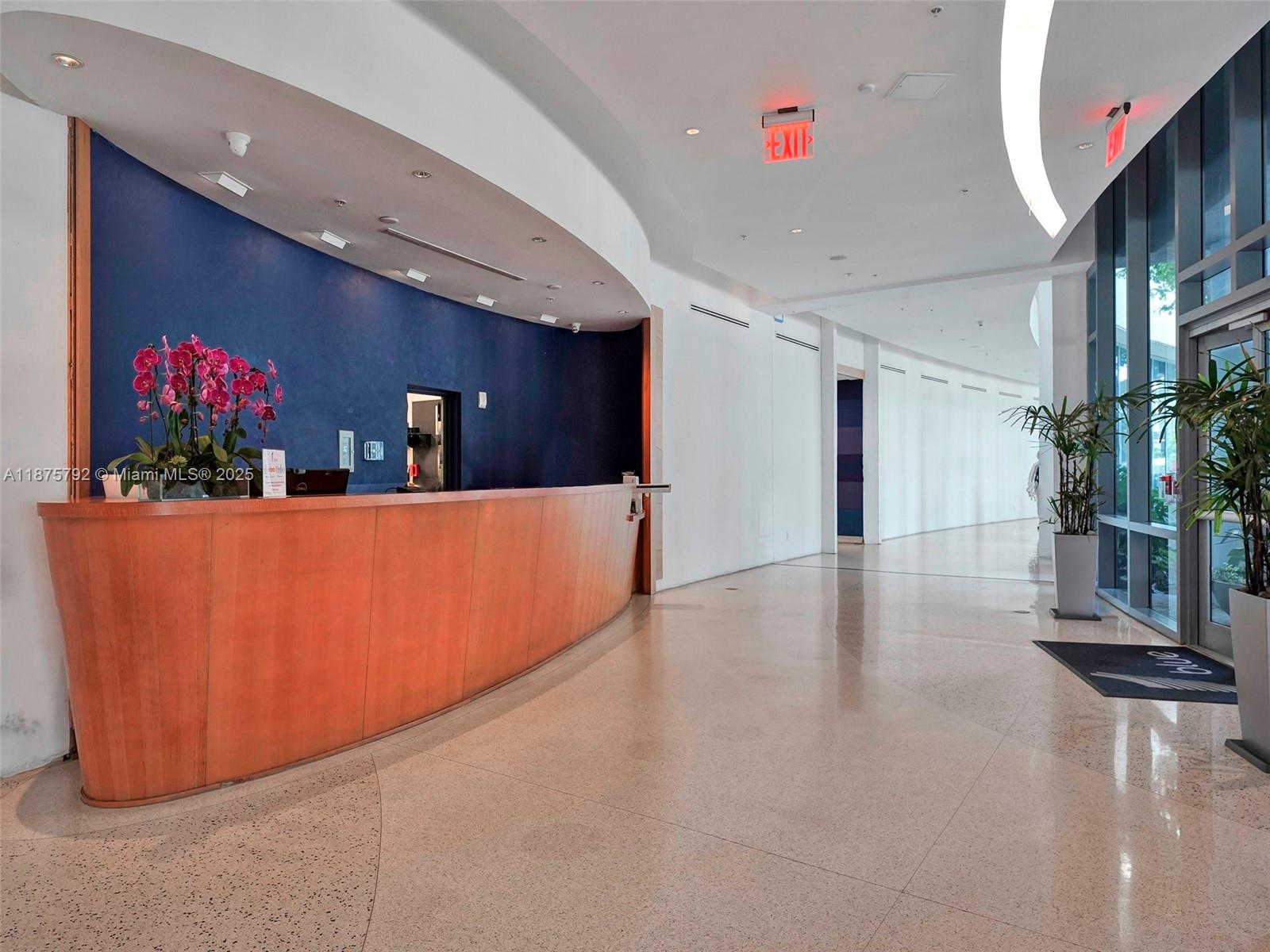 601 NE 36th St # 2703