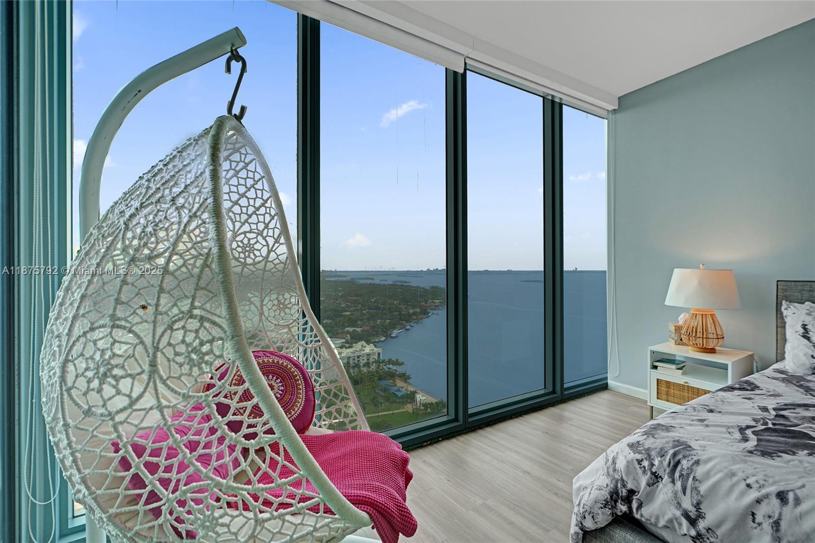 601 NE 36th St # 2703