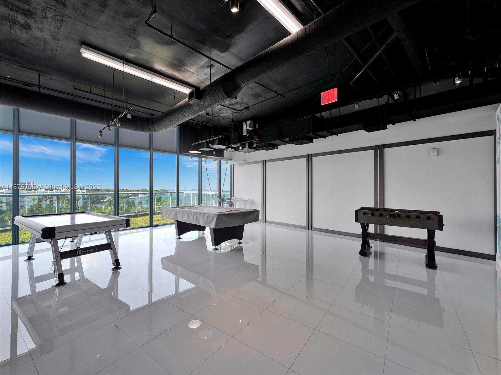 601 NE 36th St # 2703