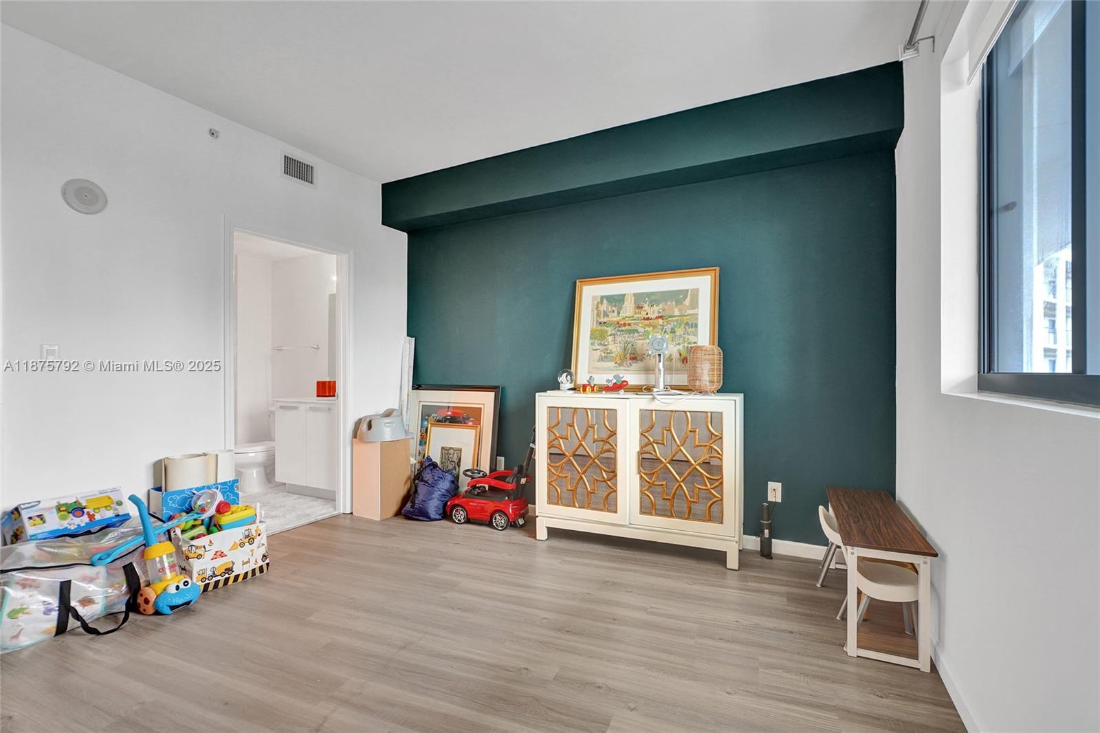 601 NE 36th St # 2703