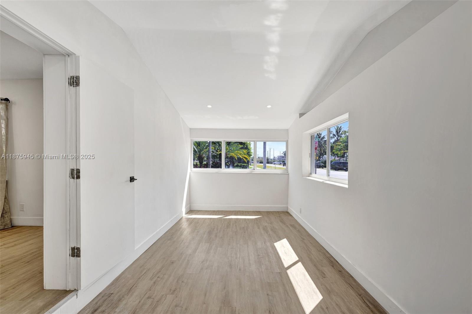 843 SW 20th St