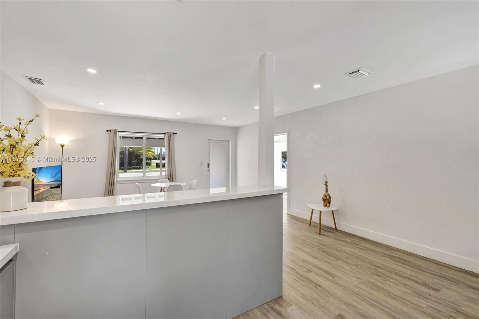 843 SW 20th St