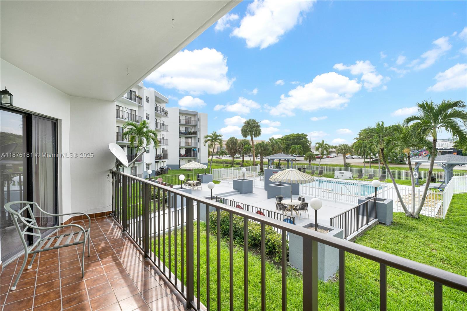 1820 W 53rd St # 201