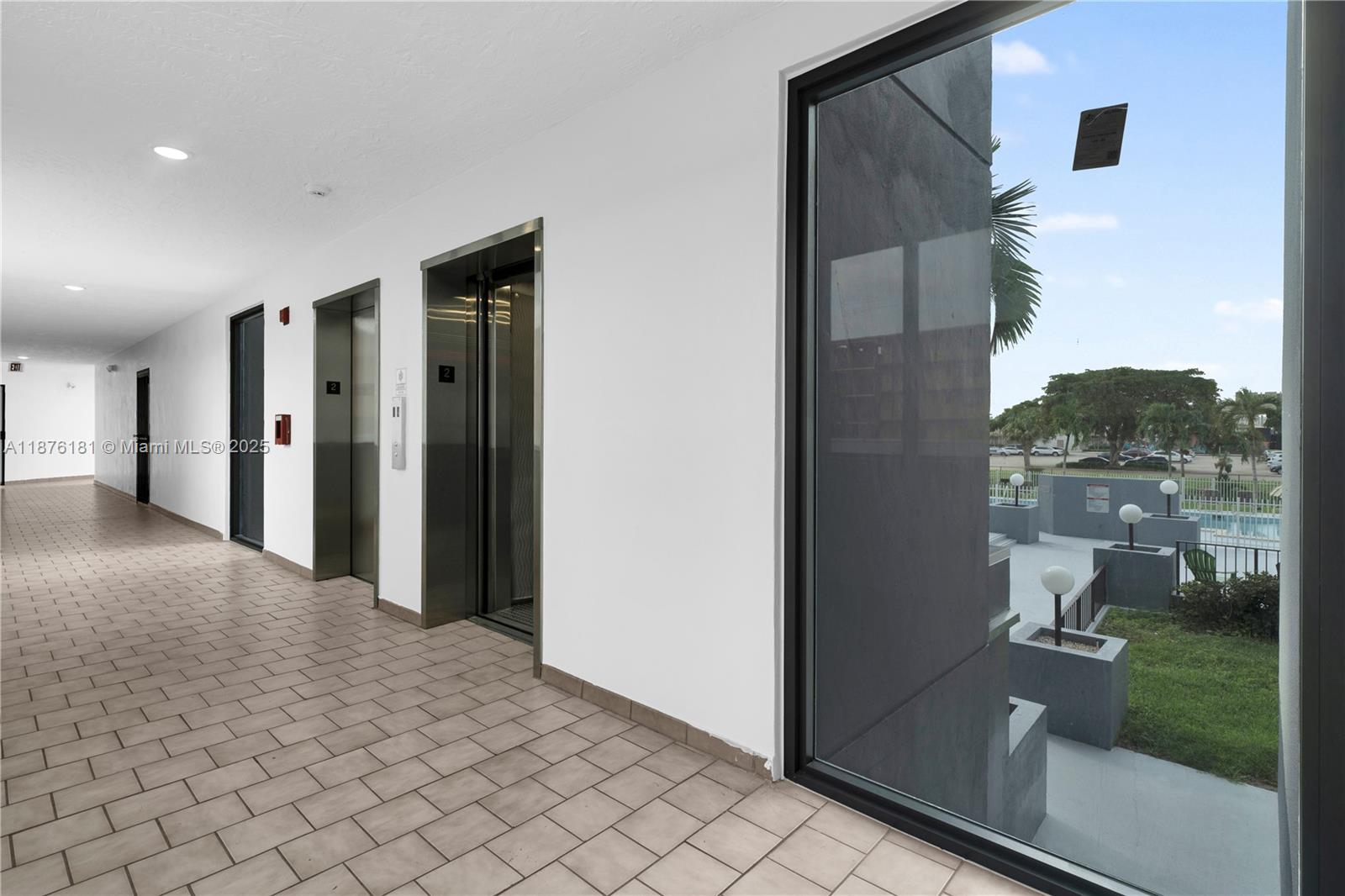 1820 W 53rd St # 201