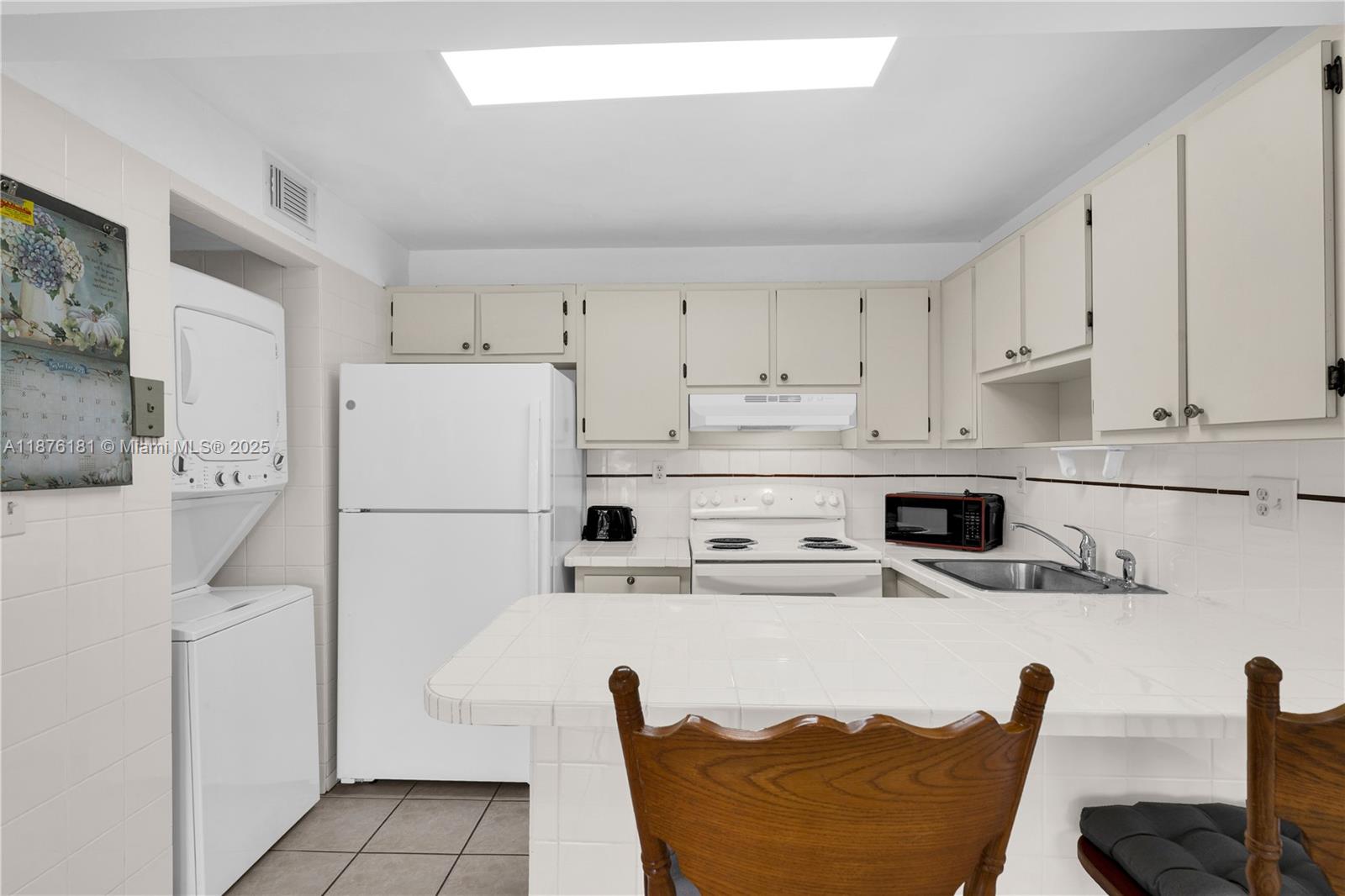 1820 W 53rd St # 201