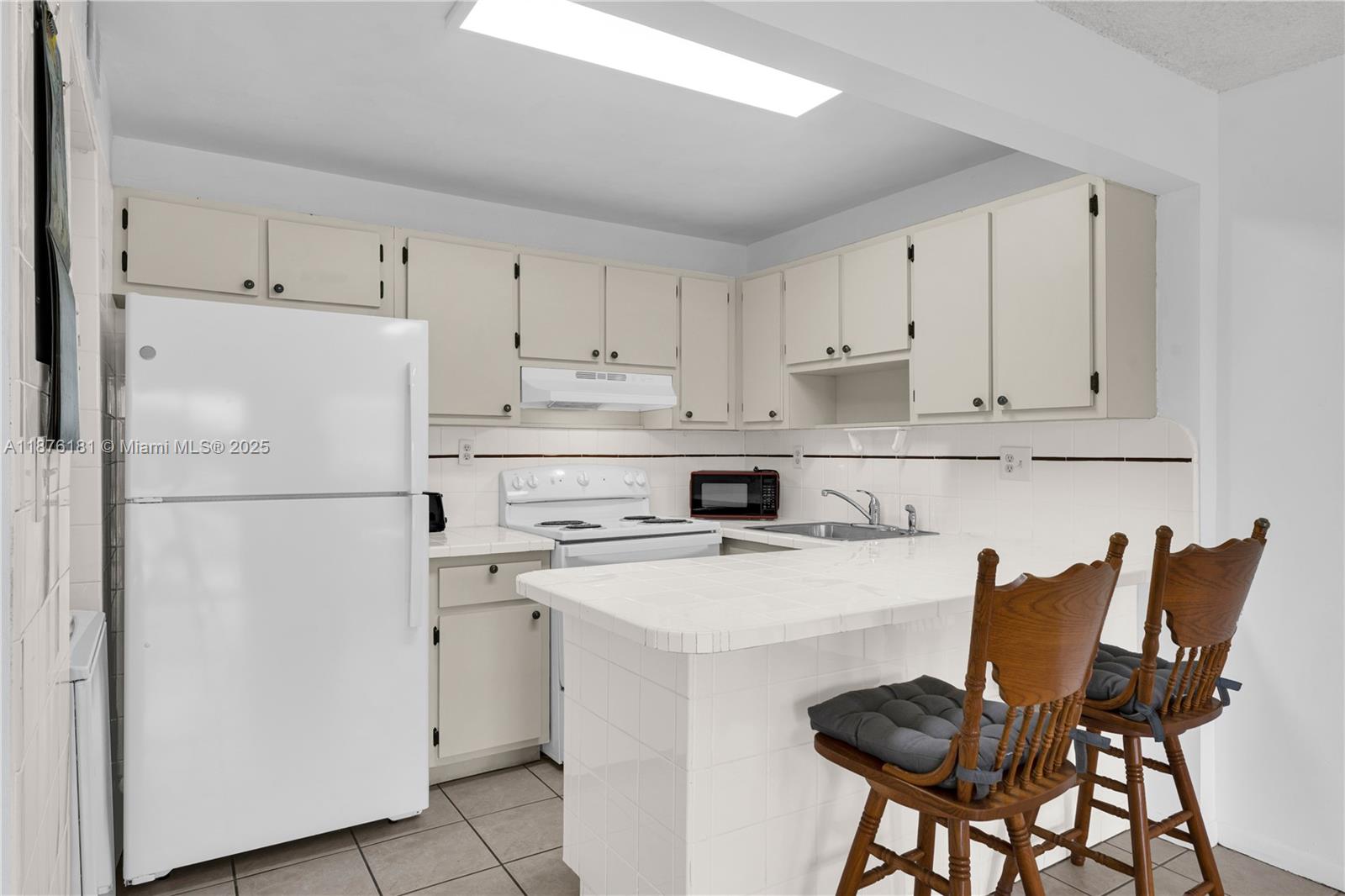 1820 W 53rd St # 201