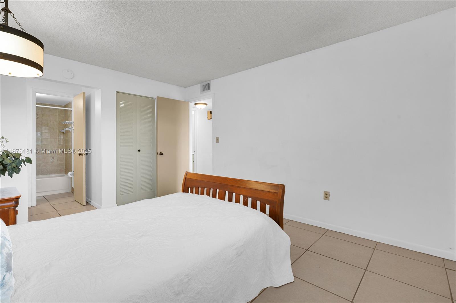 1820 W 53rd St # 201