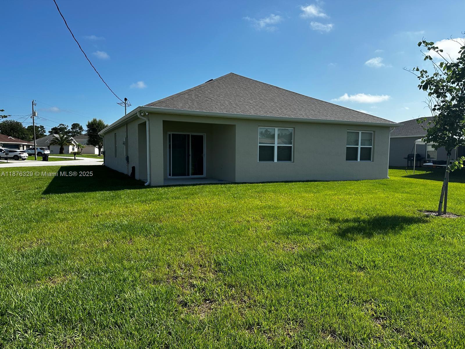2098 SW Altman Ave, Port St. Lucie