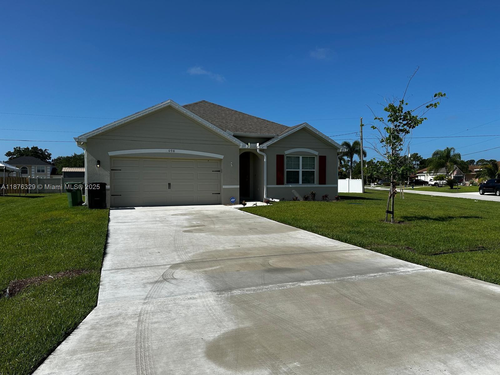 2098 SW Altman Ave, Port St. Lucie