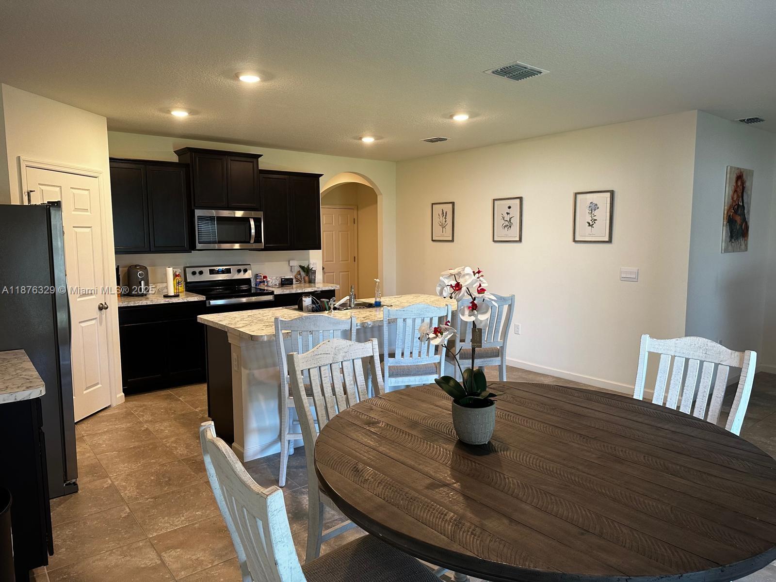 2098 SW Altman Ave, Port St. Lucie