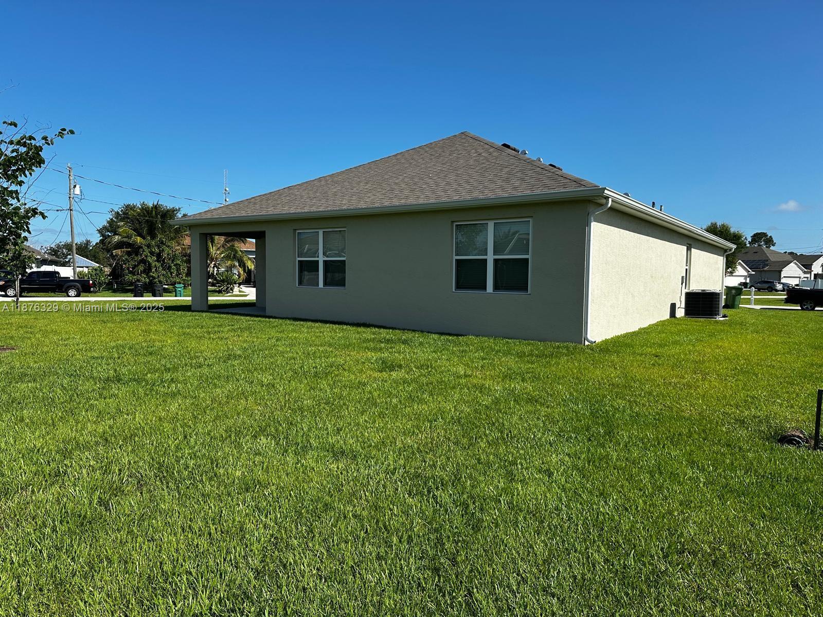 2098 SW Altman Ave, Port St. Lucie