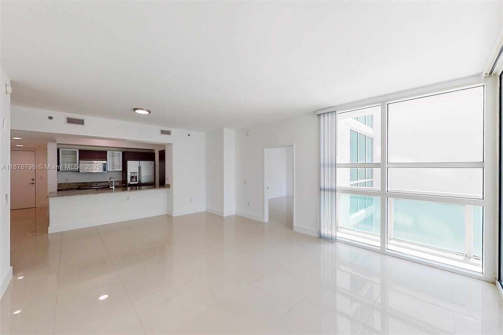 951 Brickell Ave # 810