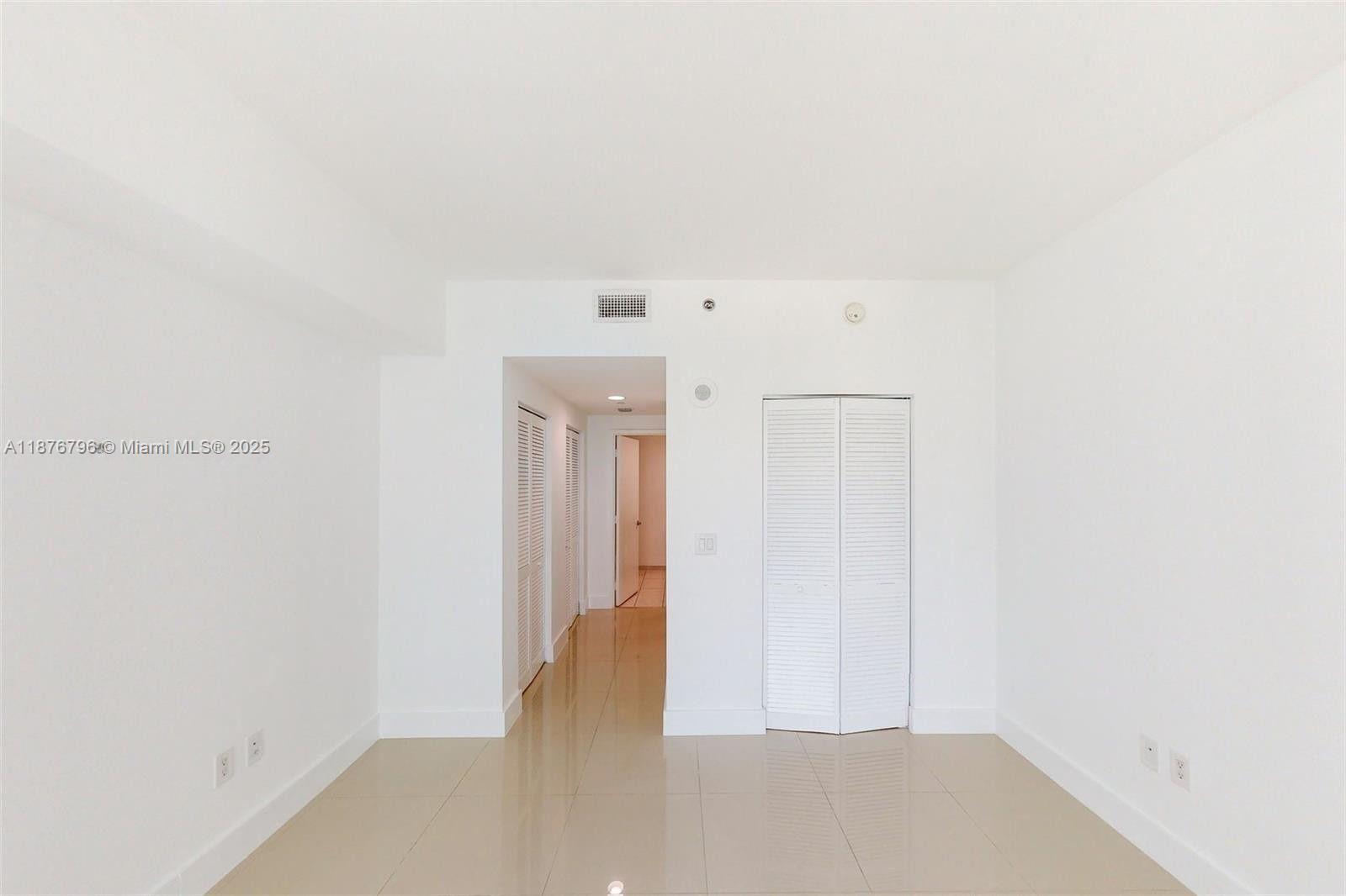 951 Brickell Ave # 810