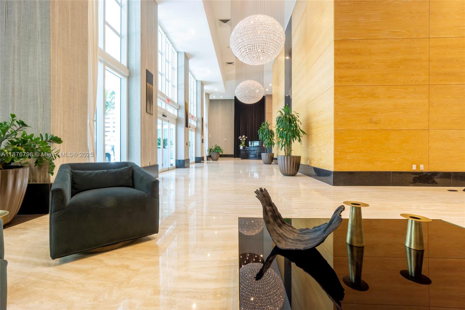 951 Brickell Ave # 810