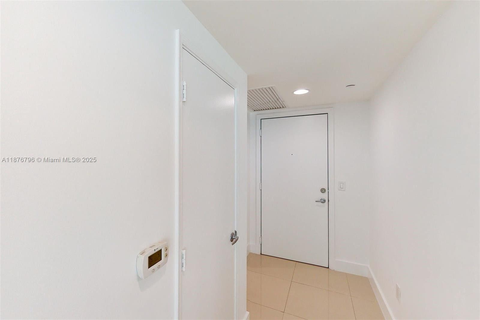 951 Brickell Ave # 810