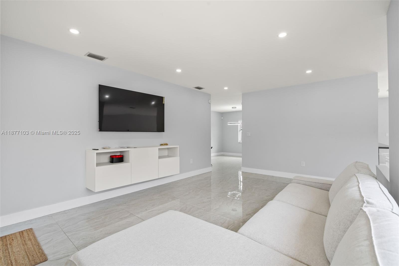 11380 SW 180th St Unit: .