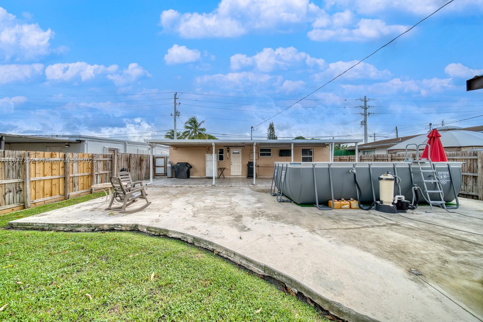 4150 E 9th Ct
