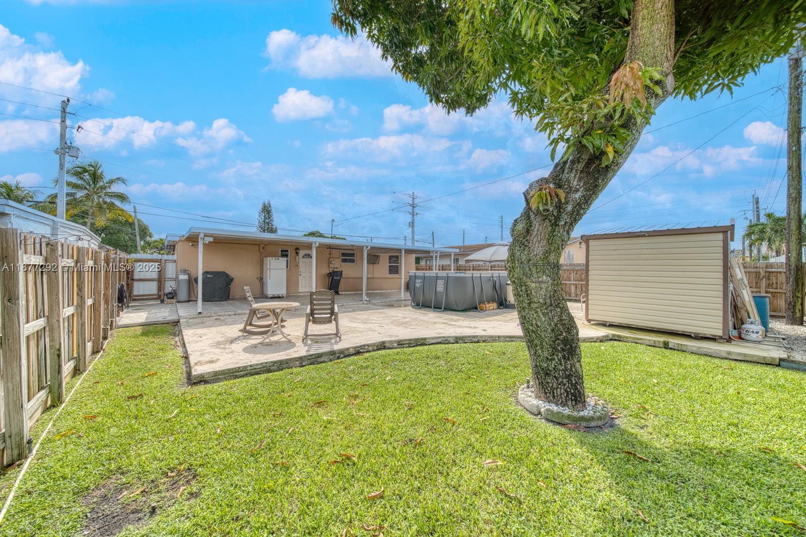 4150 E 9th Ct