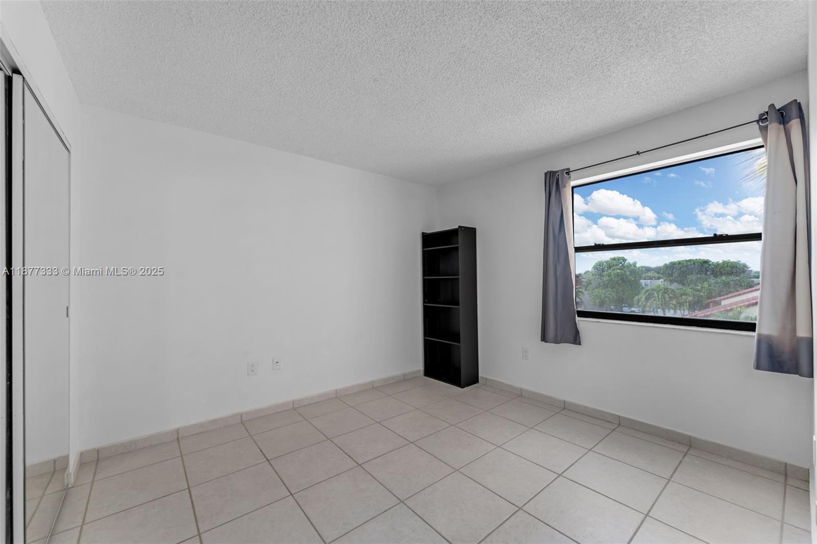 10003 NW 9th St Cir # 17 Unit: 8-17