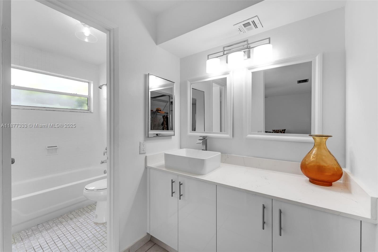 10003 NW 9th St Cir # 17 Unit: 8-17