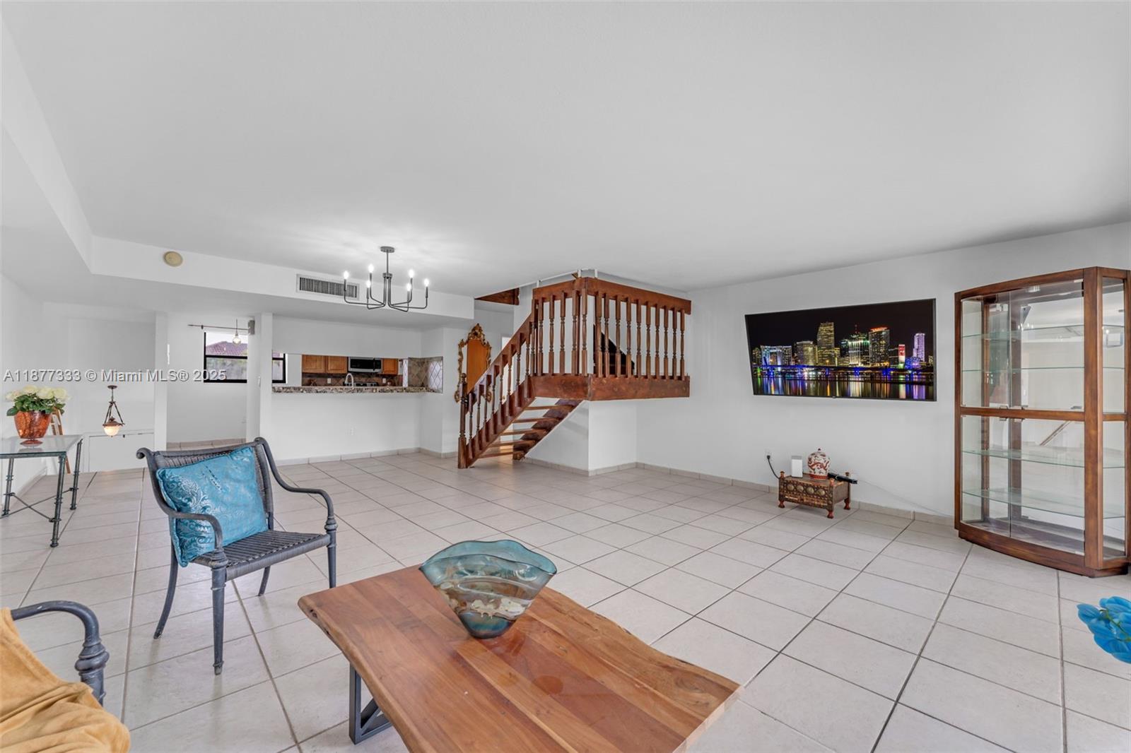 10003 NW 9th St Cir # 17 Unit: 8-17