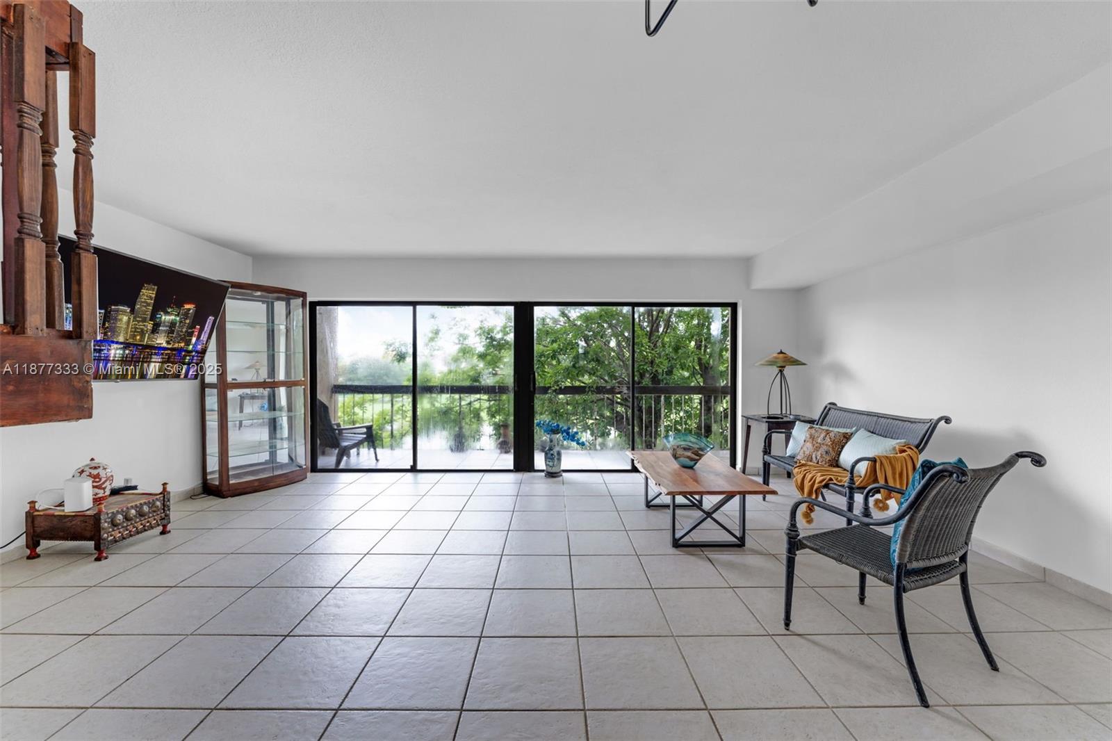 10003 NW 9th St Cir # 17 Unit: 8-17