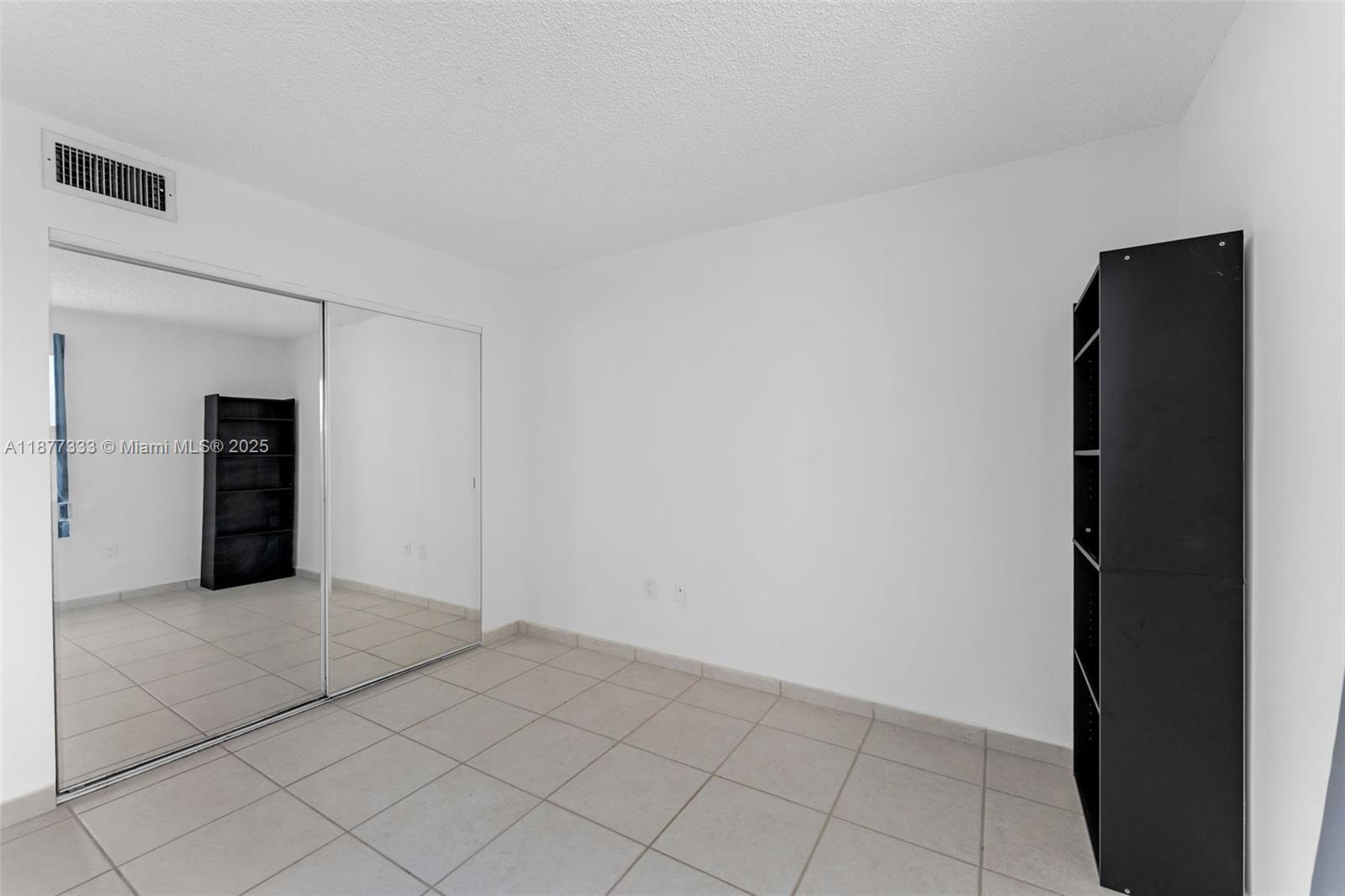 10003 NW 9th St Cir # 17 Unit: 8-17