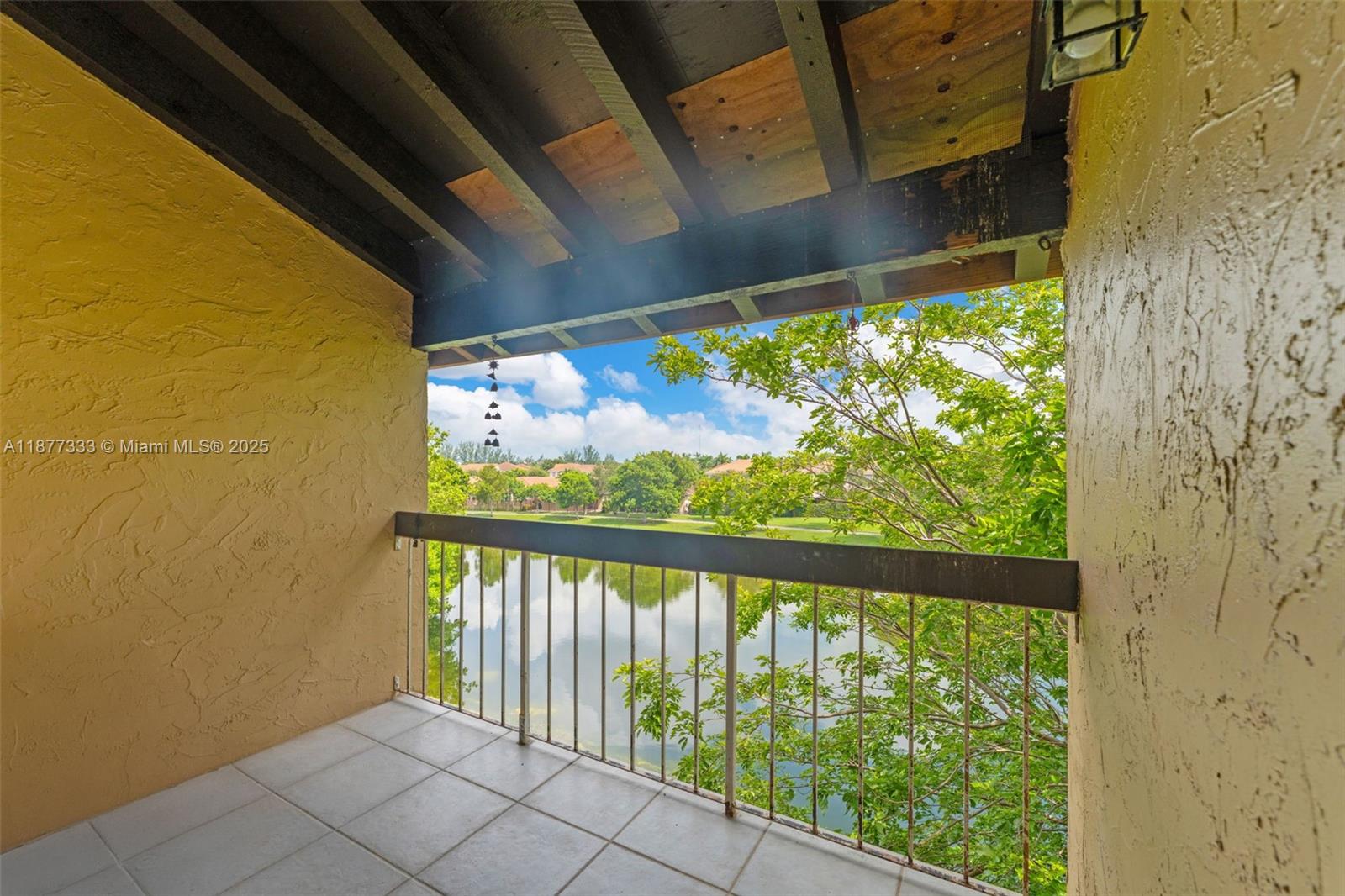 10003 NW 9th St Cir # 17 Unit: 8-17