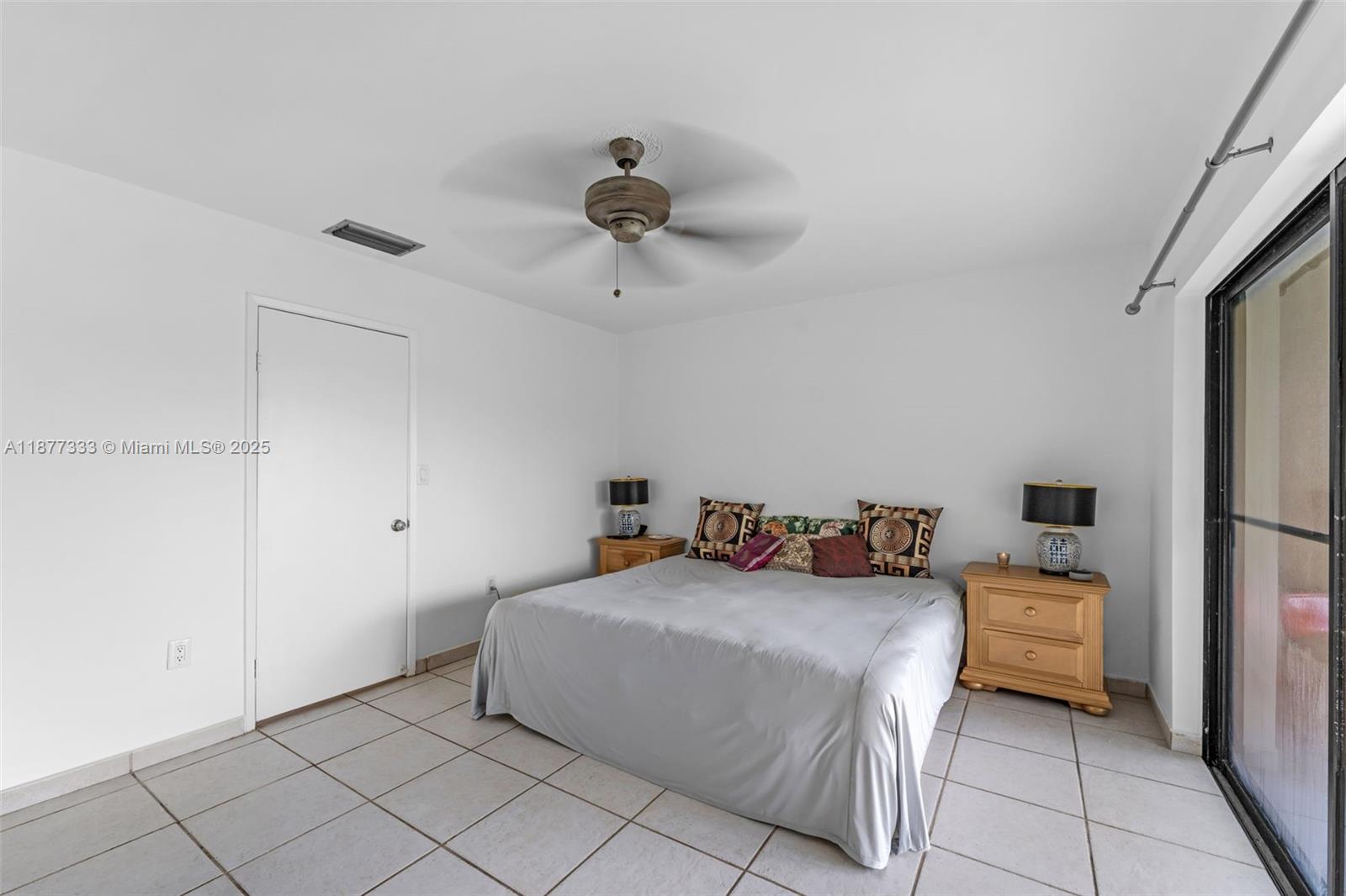10003 NW 9th St Cir # 17 Unit: 8-17