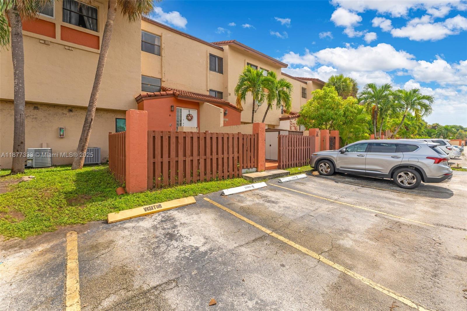 10003 NW 9th St Cir # 17 Unit: 8-17