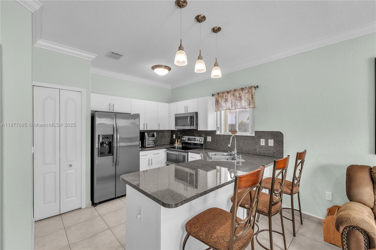 8934 NW 164th St