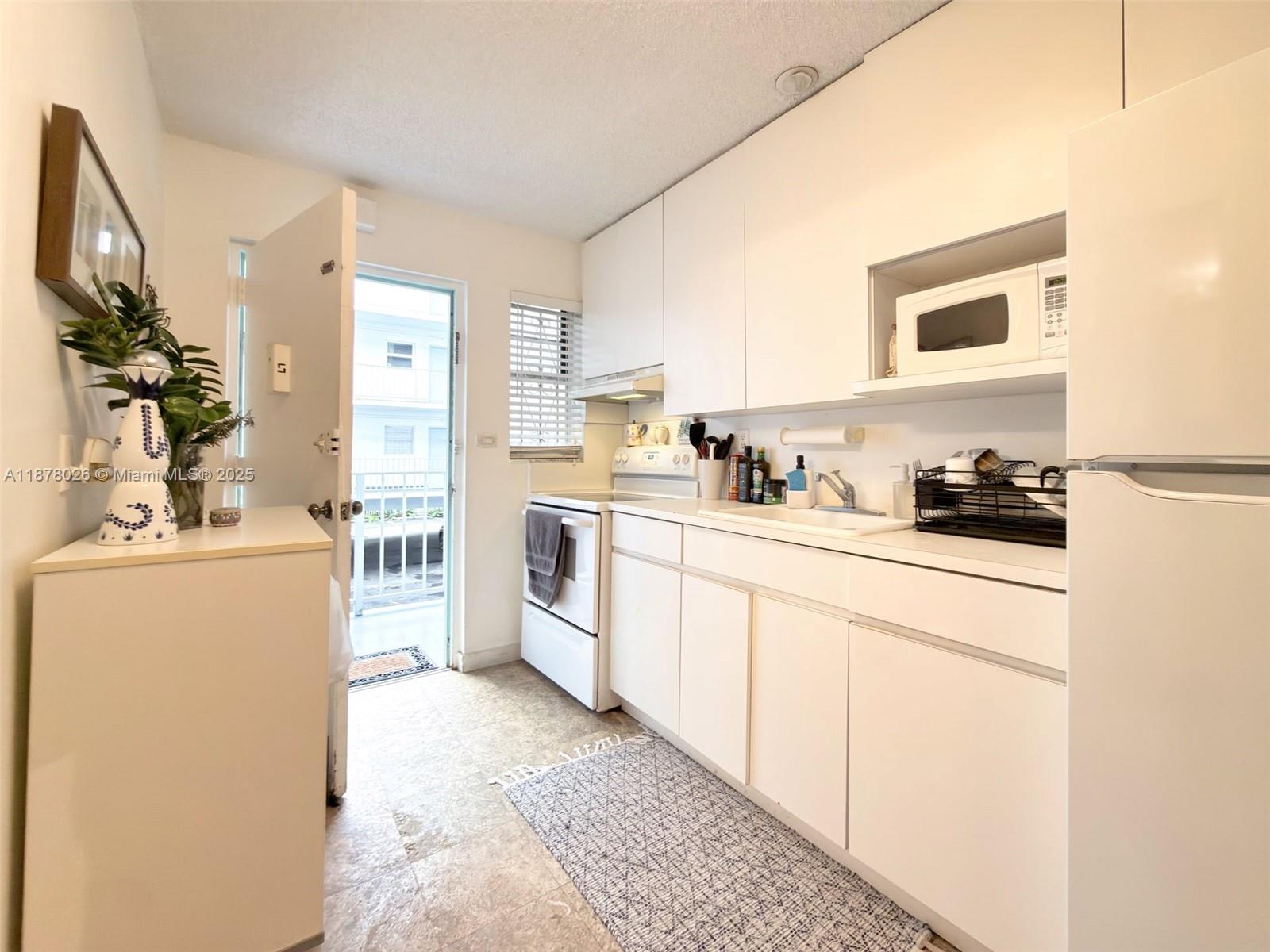 221 Meridian Ave # 211