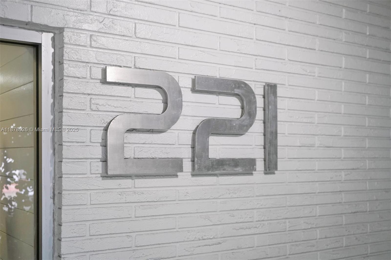 221 Meridian Ave # 211