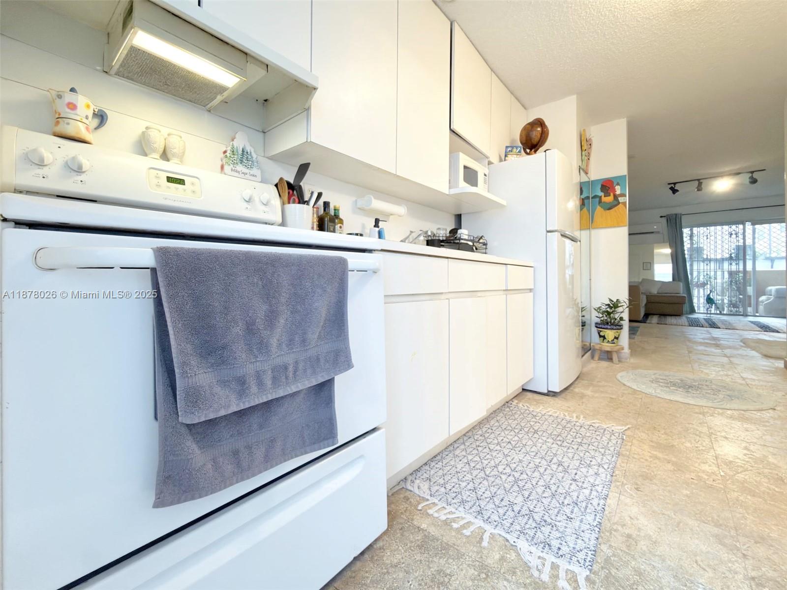 221 Meridian Ave # 211