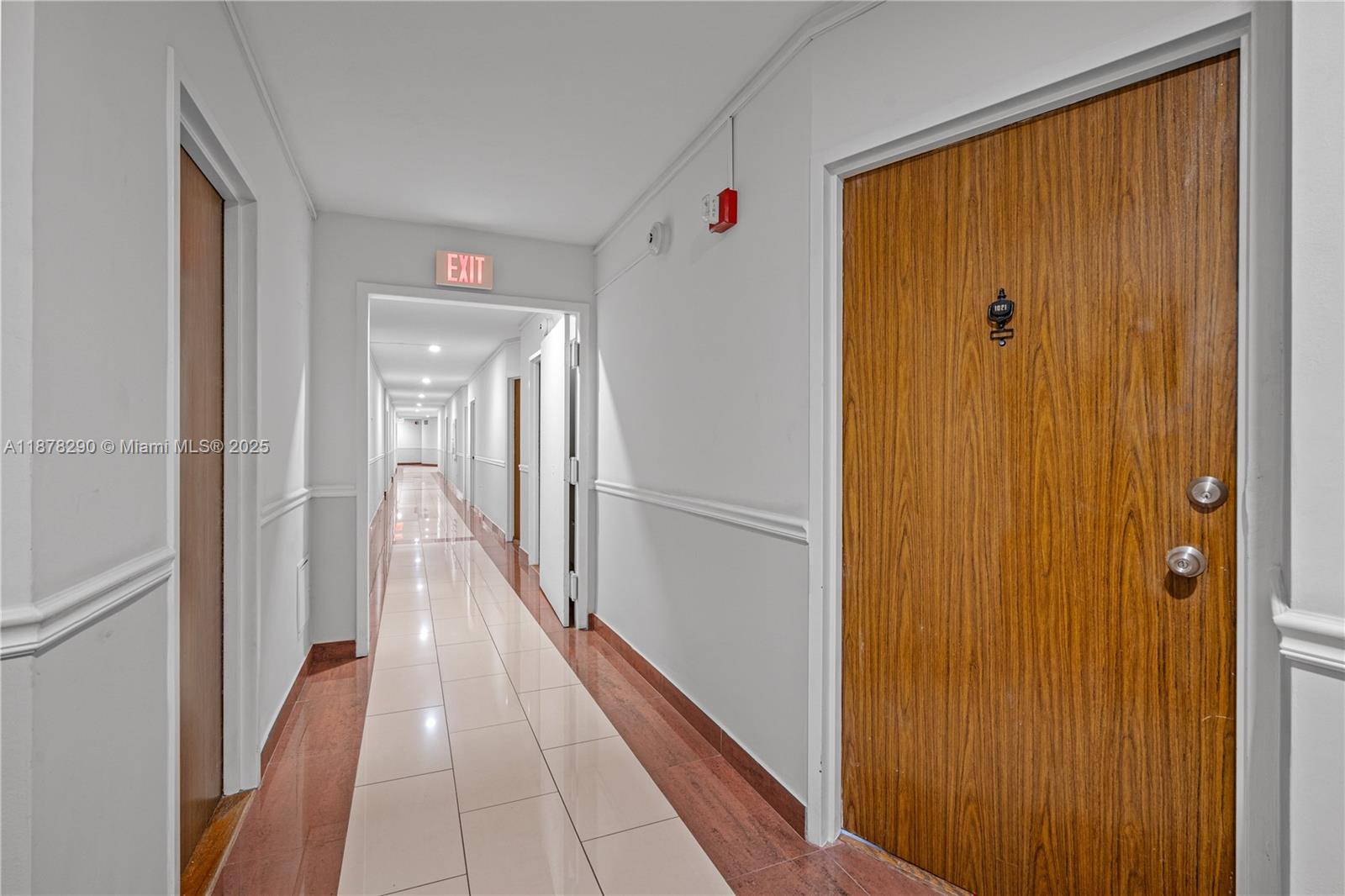 2899 Collins Ave # 1021