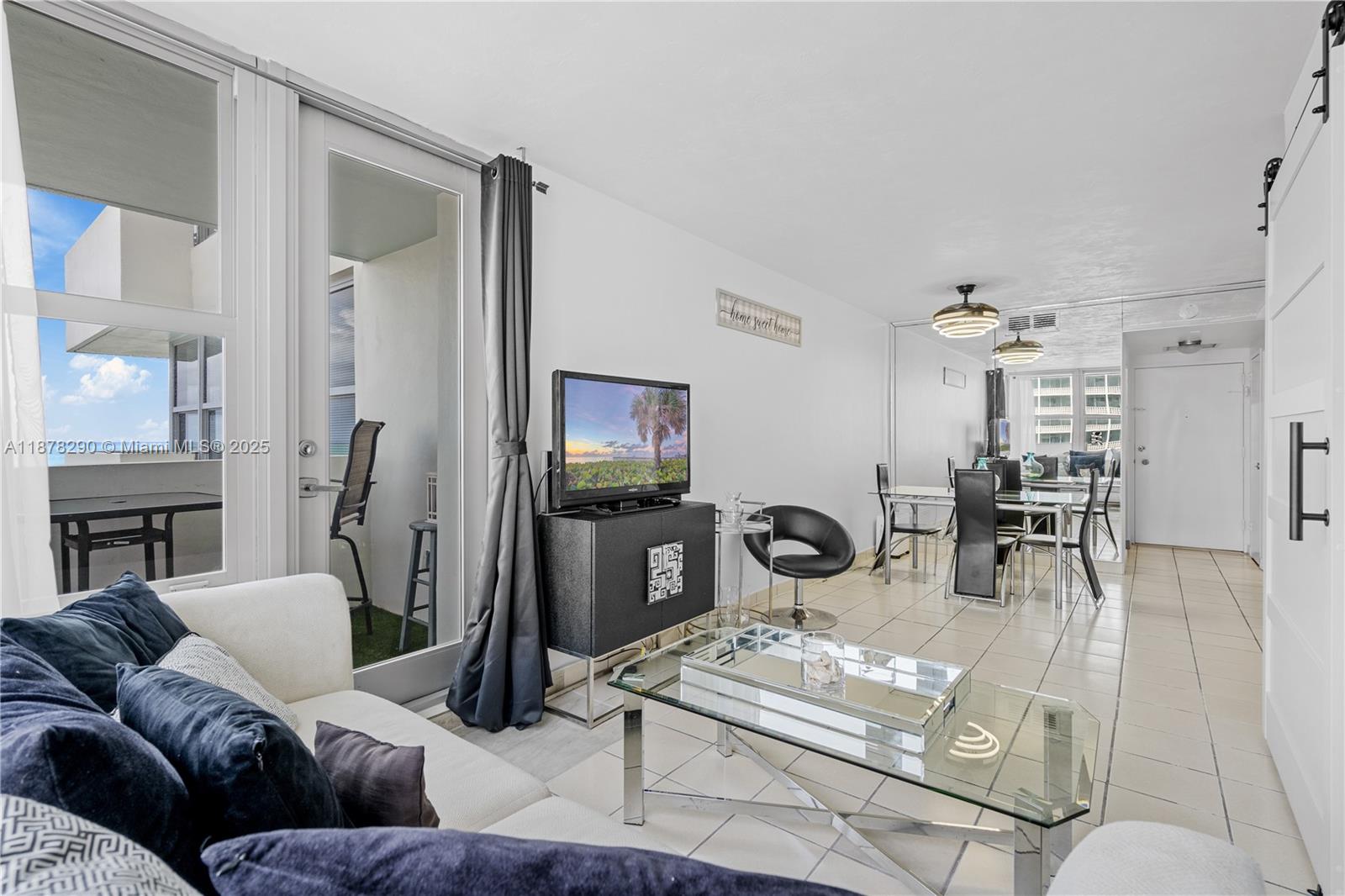 2899 Collins Ave # 1021