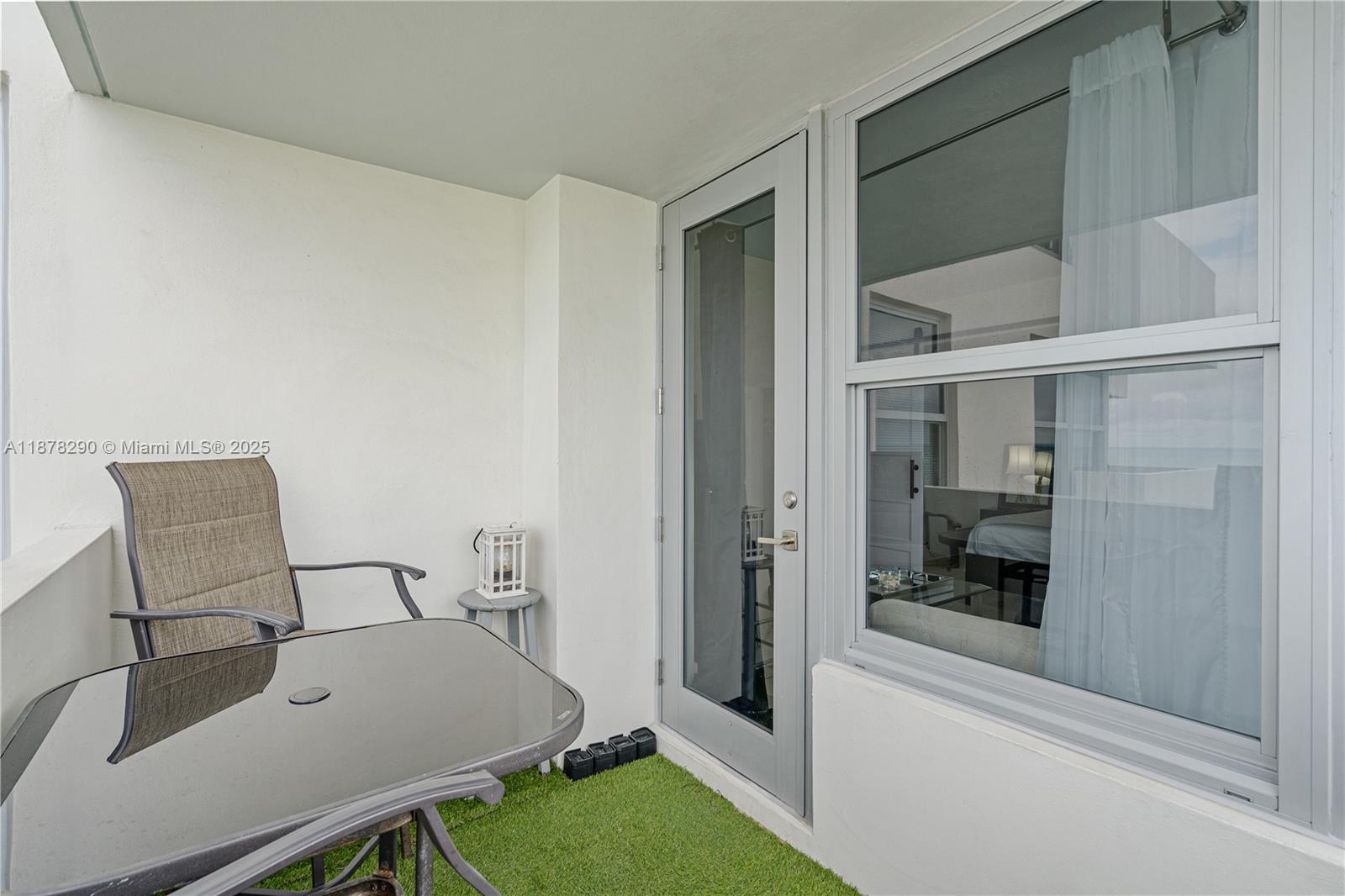 2899 Collins Ave # 1021