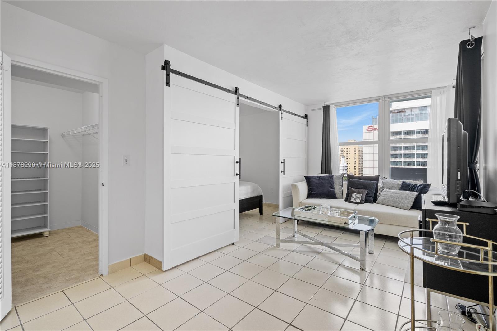 2899 Collins Ave # 1021