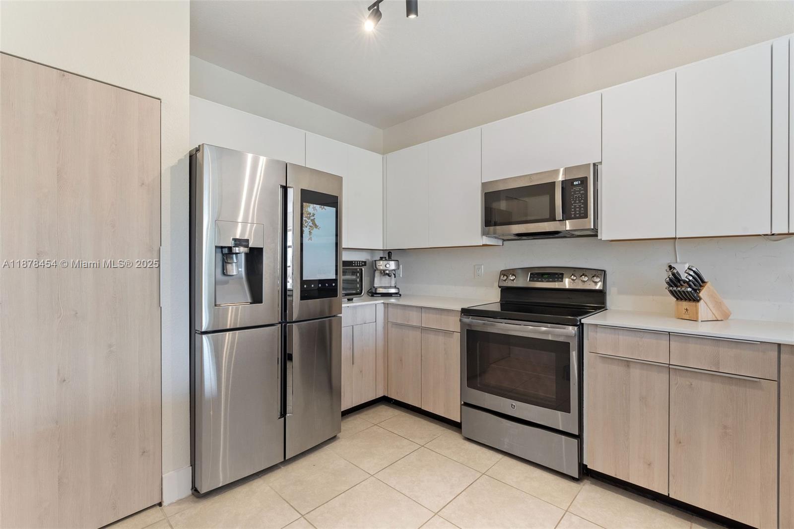 10600 NW 88th St # 212