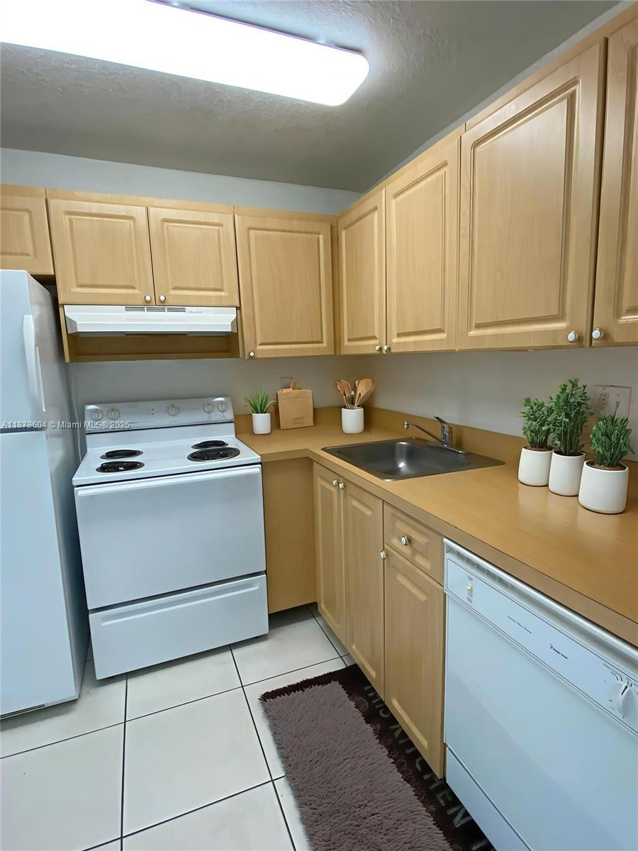 9350 Fontainebleau Blvd # 602