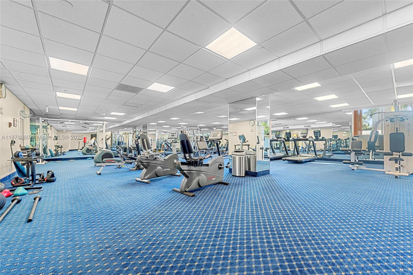 17275 Collins Ave # 804