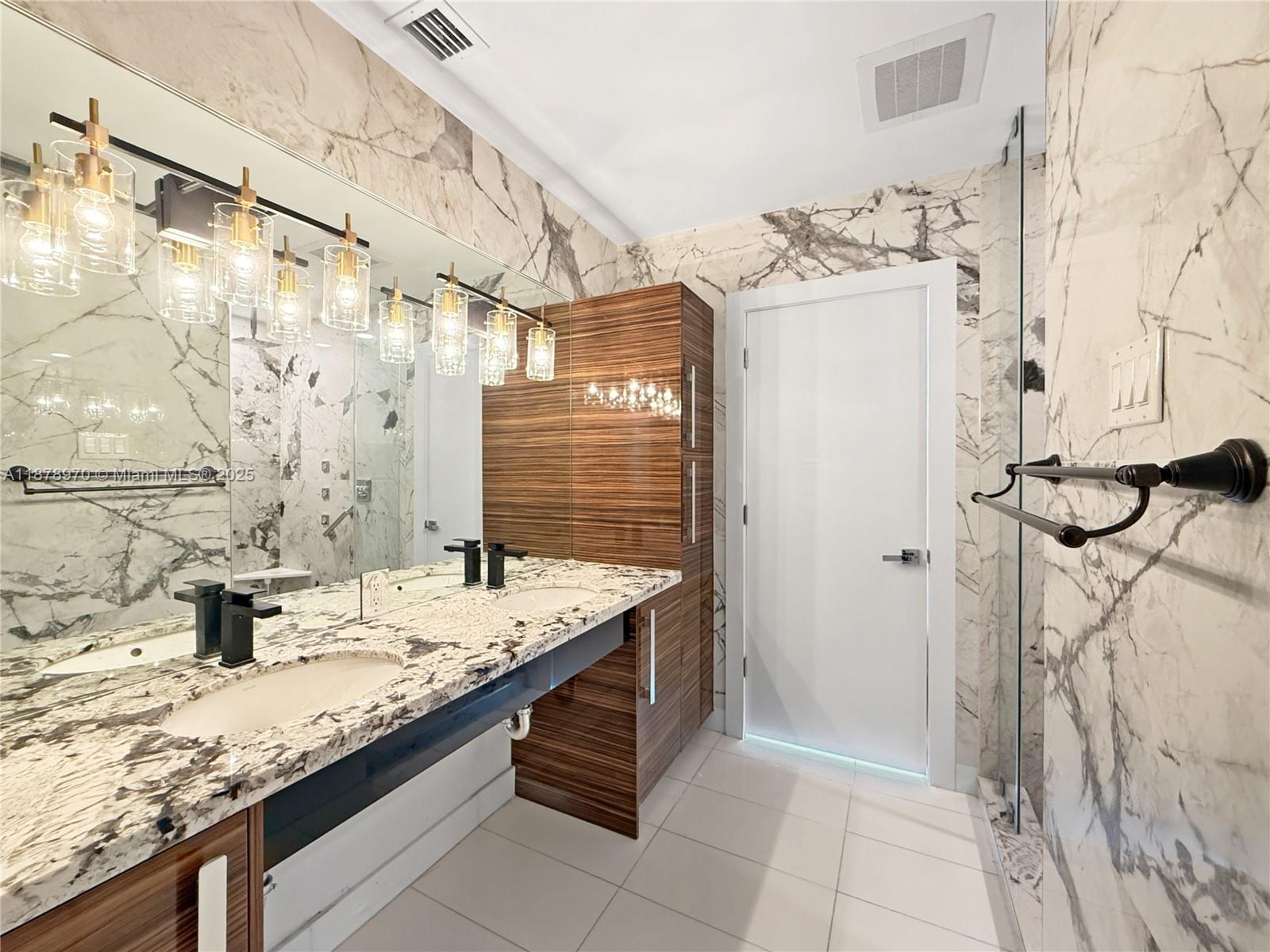 2020 N Bayshore Dr # 3701