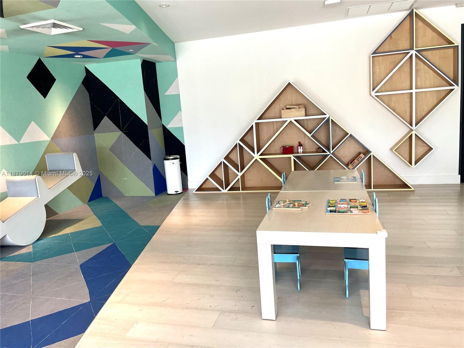 121 NE 34th St # 1215